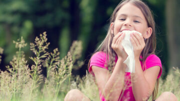Heuschnupfen bei Kindern richtig behandeln